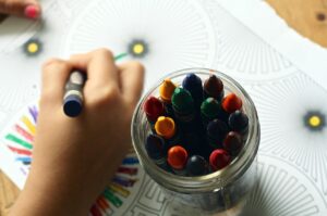 子どもの教育費を賢く守るための保険見直しポイントは？
